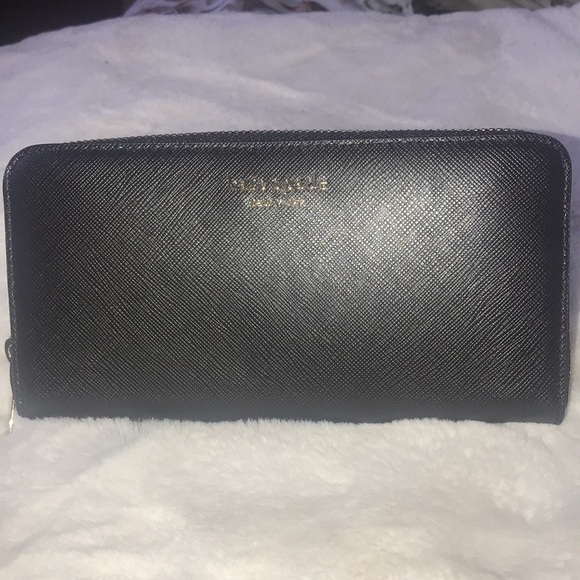 AUTHENTIC Kate Spade New York
Saffiano Leather Zip-Around Continental Wallet - Picture 8 of 10